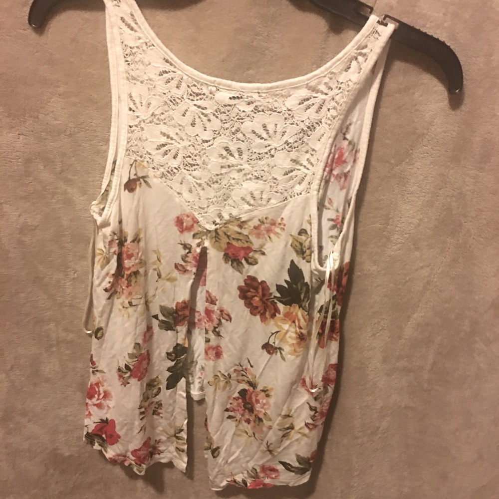 Tops - Picture 2 of 6
